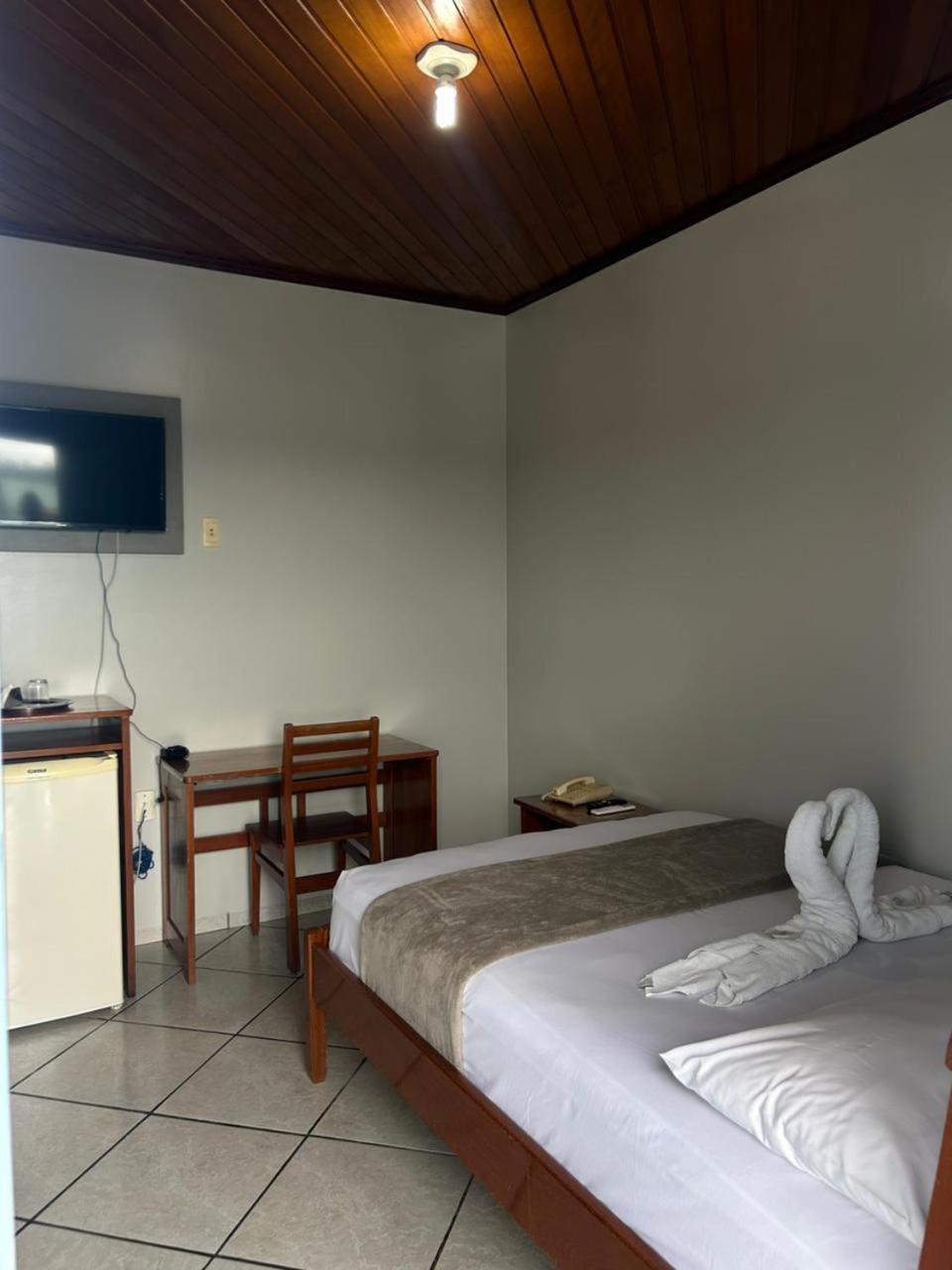 Swamy Hotel Cruzeiro do Sul  Quarto foto