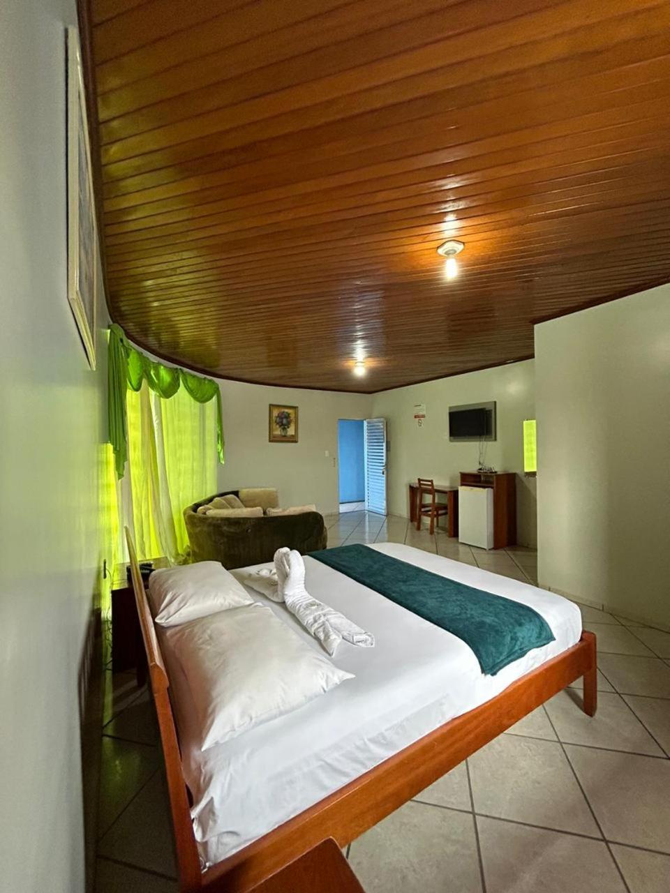 Swamy Hotel Cruzeiro do Sul  Quarto foto
