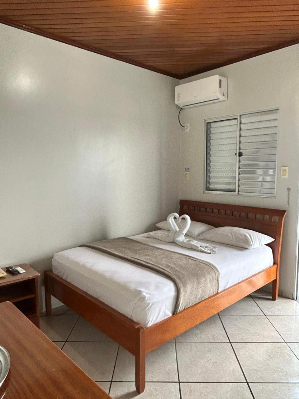 Swamy Hotel Cruzeiro do Sul  Quarto foto