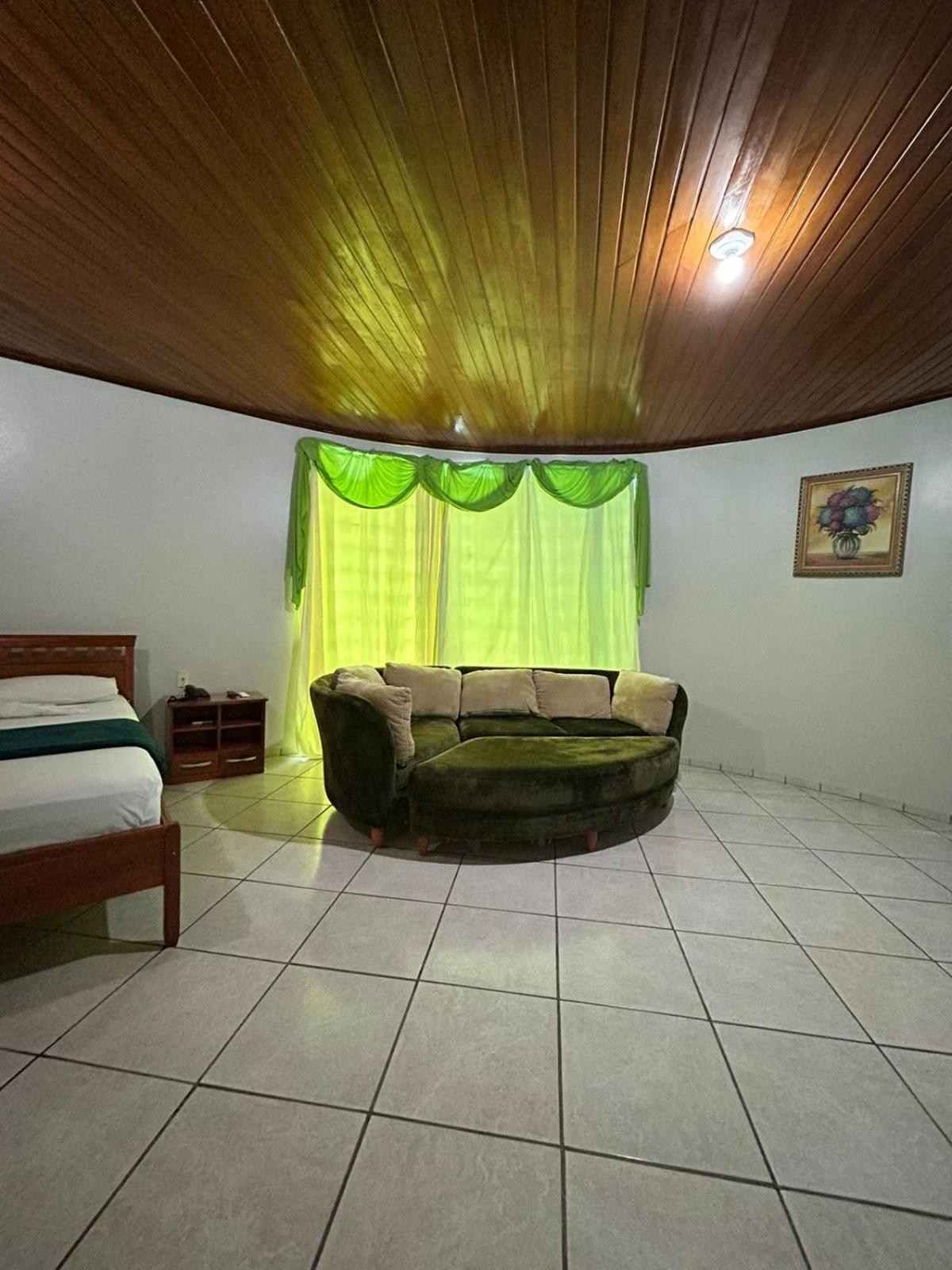 Swamy Hotel Cruzeiro do Sul  Quarto foto